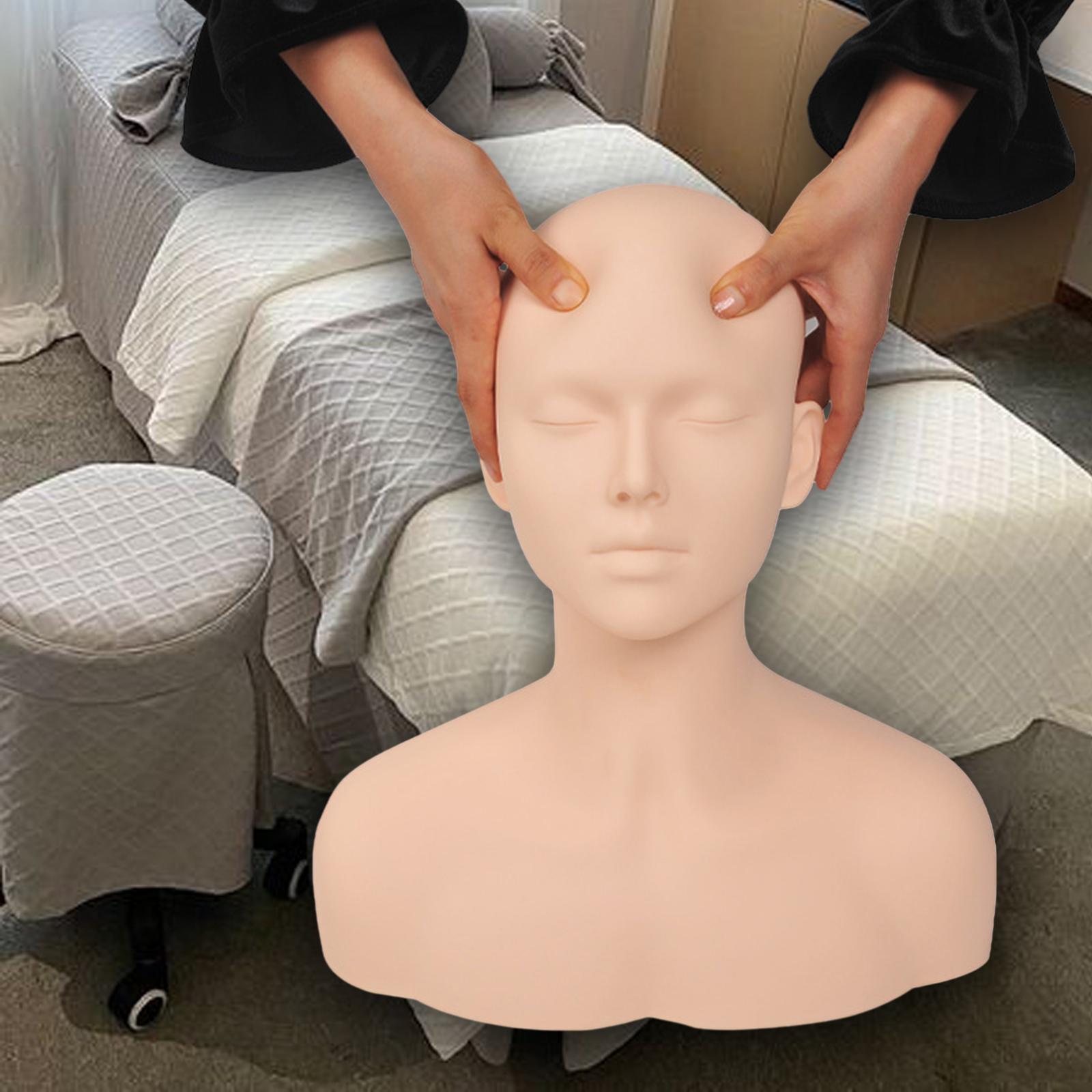 عارضة أزياء للتدريب على رأس عا - مراجعة Beauty Makeup Training وسعره