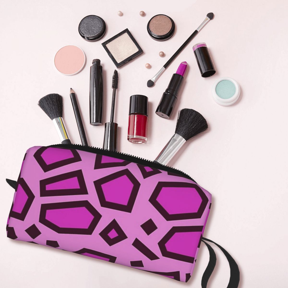 حقيبة مكياج كيبو بينك ميجا جاغ - مراجعة Jaguar Beauty Makeup وسعره