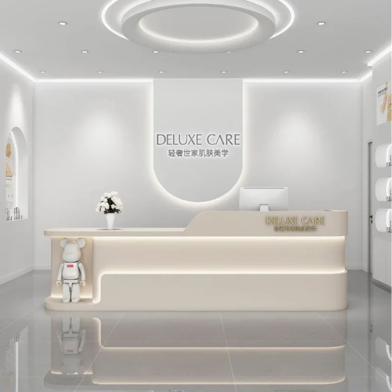 طاولة مكياج عصرية، منصة لمعهد  - مراجعة Beauty Makeup Institute وسعره